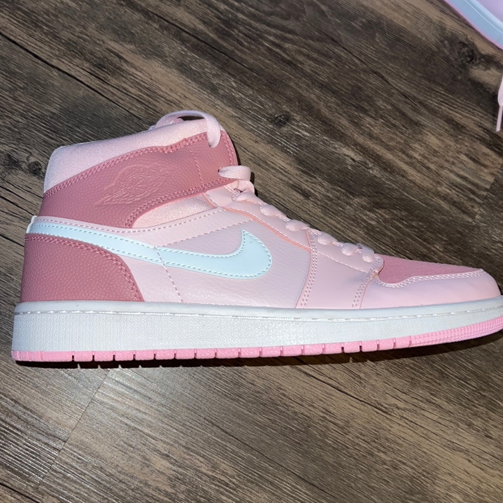Pink Nike Dunk women sz 11